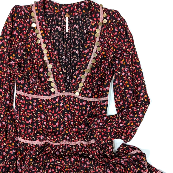 Free People Dresses & Skirts - Free People What A feeling Midi Dress